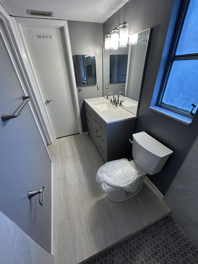 New bathroom vanity with a quartz countertop installed in Pinellas County